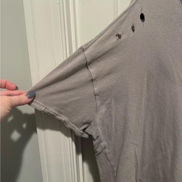 We The Free Distressed Gray Top Size L - Picture 10 of 12